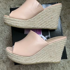 Womens NUDE WEDGES 6 1/2